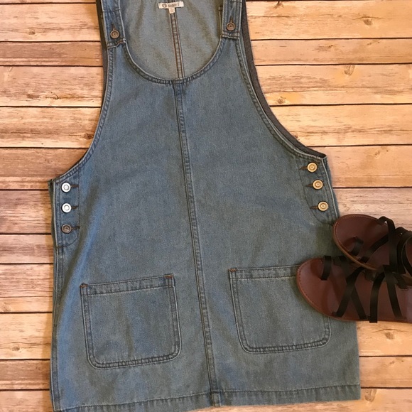 Noble U Dresses & Skirts - Women’s Noble U Denim Jumper Size Large EUC